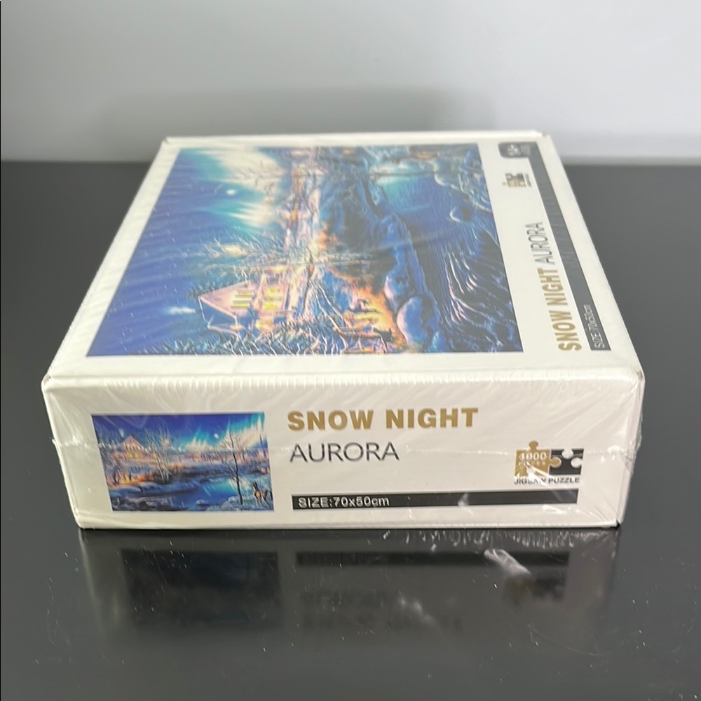 Snow Night Aurora 1000 pc. Sealed Puzzle - Picture 4 of 4